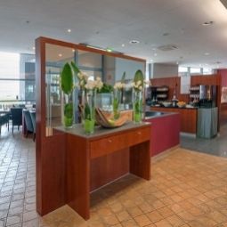 Зал для завтрака TRYP Fotos