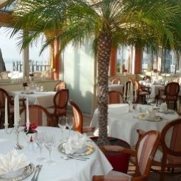 Sala de desayuno en el restaurante Promenade Fotos