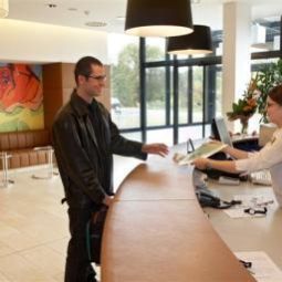 Recepcja Kurhotel Pirawarth Fotos