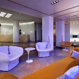 Halle UNA Hotel Tocq Fotos