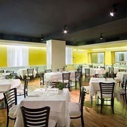 Frühstücksraum im Restaurant UNA Hotel Tocq Fotos