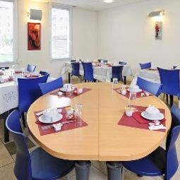 Комната для завтраков Sejours & Affaires Reims Clairmarais Apparthotel Fotos