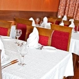 Breakfast room within restaurant Kozatskiy Hotel Fotos