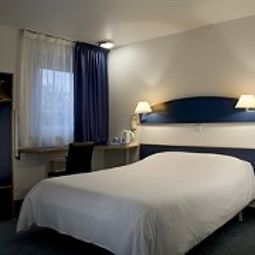 Номер Kyriad Lille Est Fotos