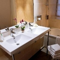 Salle de bains Le Phenix Fotos