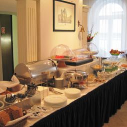 Buffet Adlon Fotos