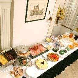 Buffet Adlon Fotos