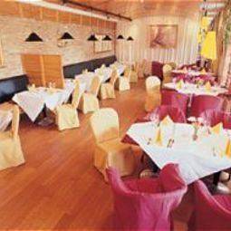 Salle du petit-déjeuner située dans le restaurant Hillinger Fotos