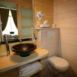 Bathroom Qualys-Hotel La Tour Intendance Fotos