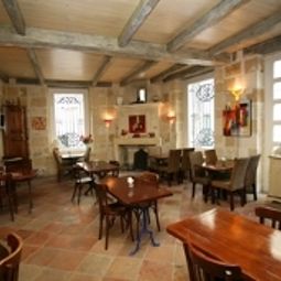 Breakfast room within restaurant Qualys-Hotel La Tour Intendance Fotos