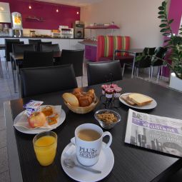 Buffet Kyriad Montpellier Sud Lattes Fotos