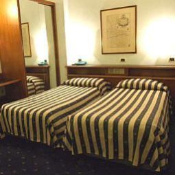 Room Flora Milano Fotos