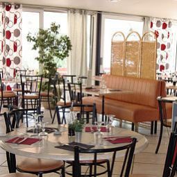 Sala colazione nel ristorante P'tit Dej-HOTEL Aix en Provence Fotos