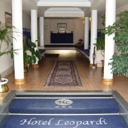 Hall Leopardi Fotos