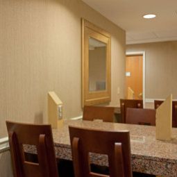Hall La Quinta Inn & Suites Boston Somerville Fotos