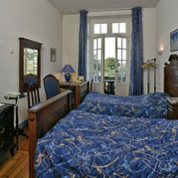 Zimmer Chateau du Pelave QUALYS HOTEL Fotos