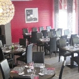 Salle du petit-déjeuner située dans le restaurant Au Relais Saint-Eloi INTER-HOTEL Fotos