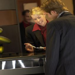 Halle Crowne Plaza MANCHESTER AIRPORT Fotos