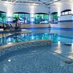 Pool VILLAGE Manchester Hyde Fotos