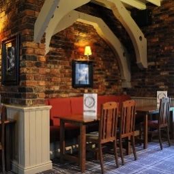 Ristorante VILLAGE Manchester Hyde Fotos