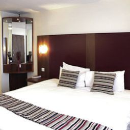 Номер Mercure Swindon South Marston Hotel and Spa Fotos