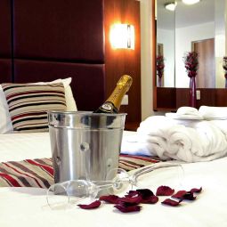Номер Mercure Swindon South Marston Hotel and Spa Fotos