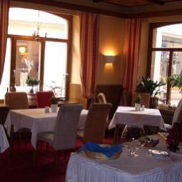 Salle du petit-déjeuner située dans le restaurant Weierich Gasthof Fotos