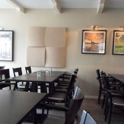 Salle du petit-déjeuner située dans le restaurant Abcoude Fotos