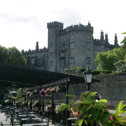 Vista esterna Kilkenny River Court Fotos