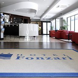Hall Fonzari Grand Hotel Fotos