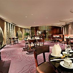 Salle du petit-déjeuner située dans le restaurant Sofitel Jinan Silver Plaza Fotos
