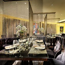Salle du petit-déjeuner située dans le restaurant Sofitel Jinan Silver Plaza Fotos