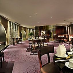 Salle du petit-déjeuner située dans le restaurant Sofitel Jinan Silver Plaza Fotos
