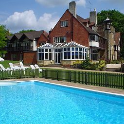 Pool Farnham House Hollybourne Hotel Fotos