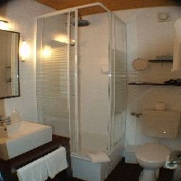 Badezimmer Zur Krone Historisches Gasthaus Fotos