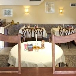 Salle du petit-déjeuner située dans le restaurant Zum Löwen Fotos