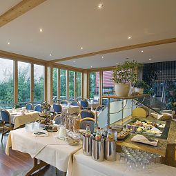 Frühstücksraum im Restaurant Maien Fotos