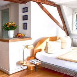 Room Goldener Falke Fotos