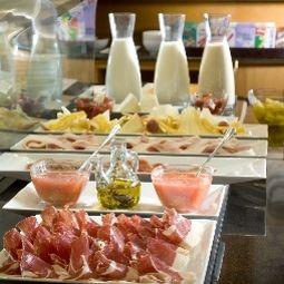 Buffet NH Bologna Villanova Fotos