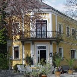 Exterior view Weisz Fotos