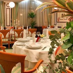 Sala colazione nel ristorante Downtown Fotos