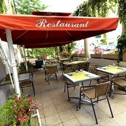 Taras Logis de France restaurant le tast’vin Fotos