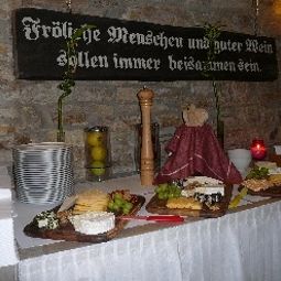 Buffet Burg Adenbach Fotos