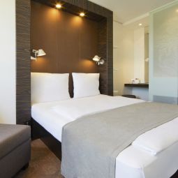 Exterior view Motel One Fotos