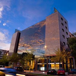 Фасад Sallés Ciutat del Prat Fotos