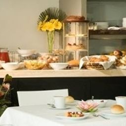Buffet Mach 2 Rome Airport Fotos