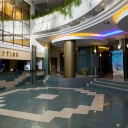 Halle BEST WESTERN Savoy Hotel Fotos