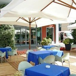 Außenansicht First Hotel Malpensa Airport Fotos