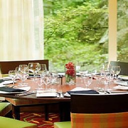 Restaurante Renaissance Westchester Hotel Fotos