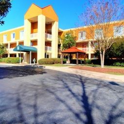 Vista exterior Quality Inn & Suites Fotos